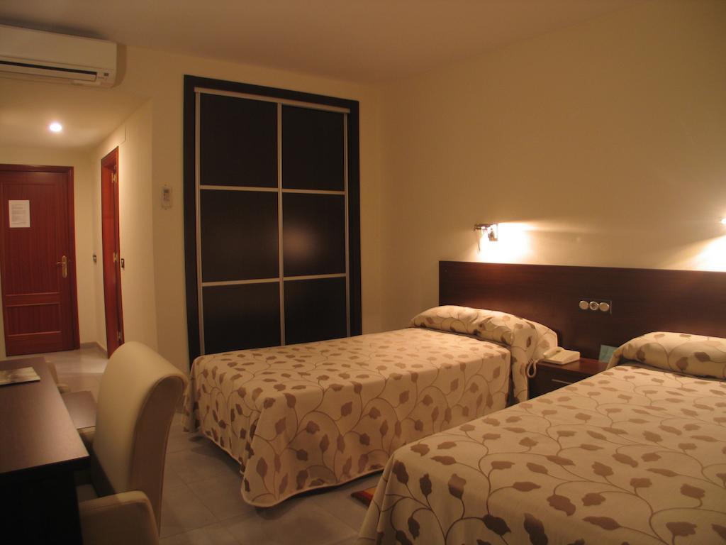 Hotel San Cristobal Coria Bilik gambar
