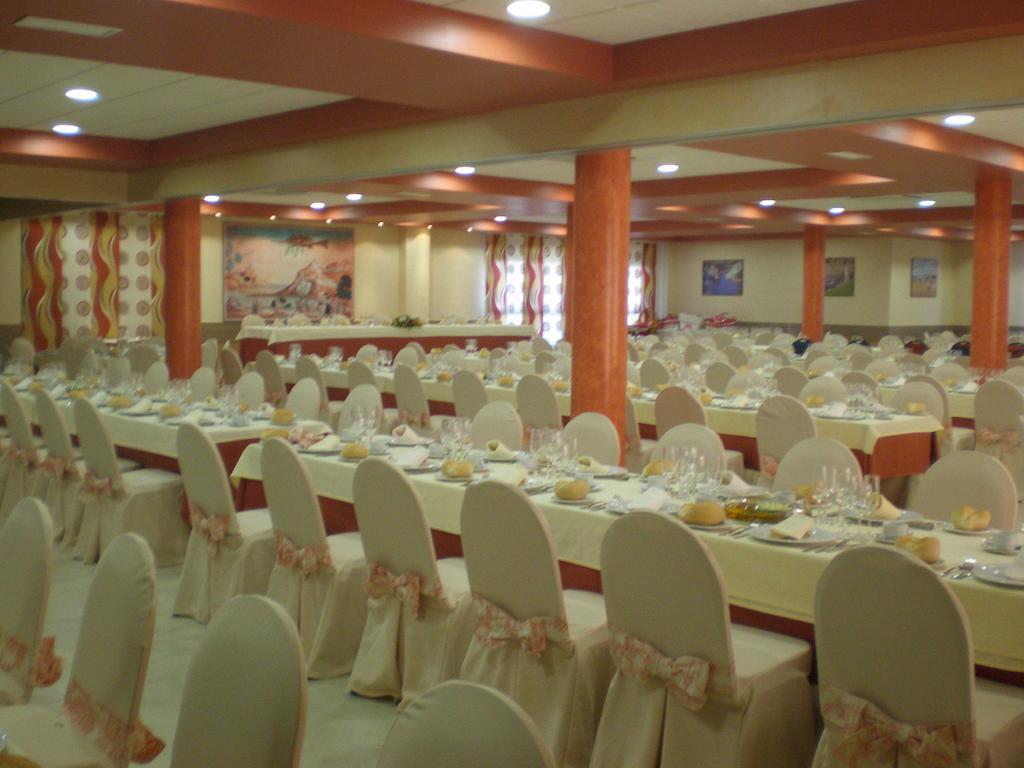Hotel San Cristobal Coria Luaran gambar