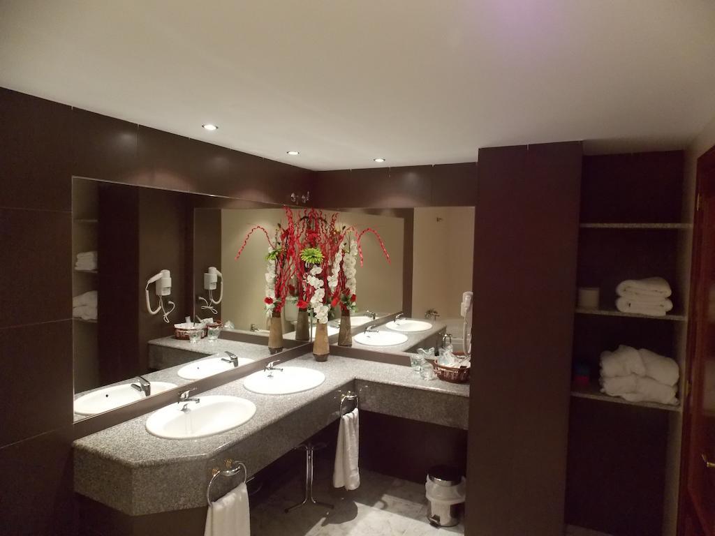 Hotel San Cristobal Coria Bilik gambar